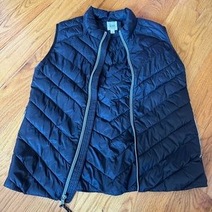 GAP black puffy vest